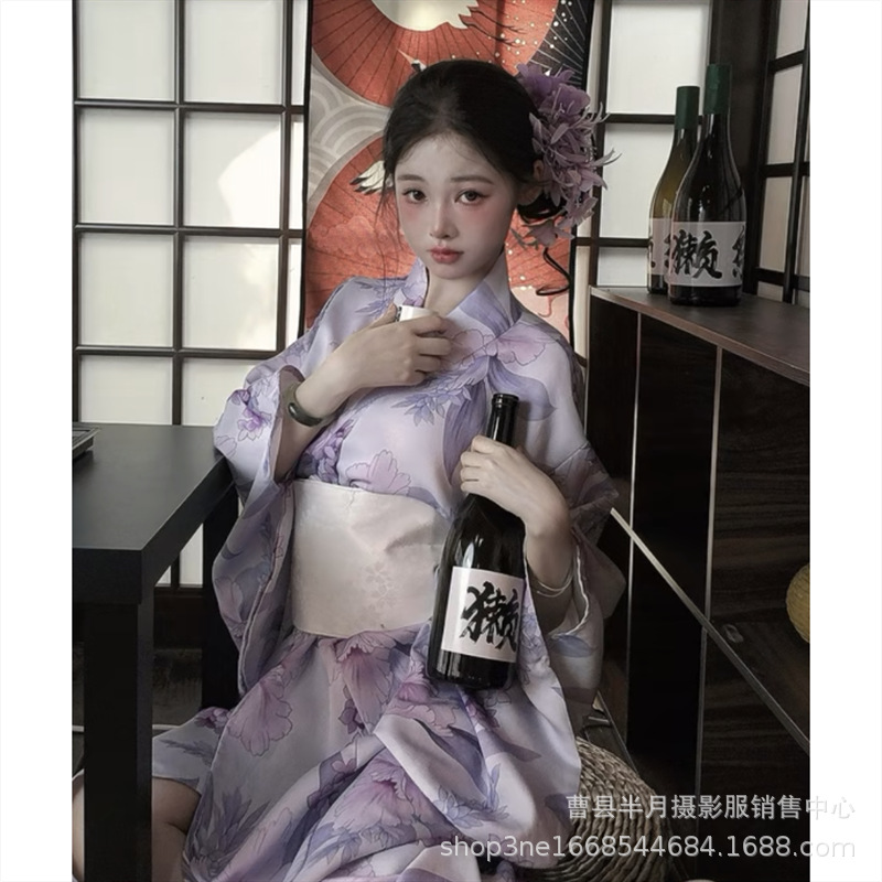 Neues Studiomodell, japanische – Japanese Women Formal Wear Bewertung und Preis