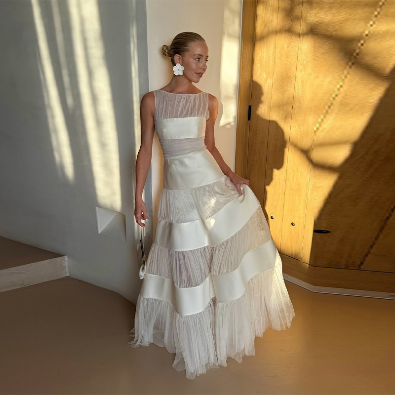 Elegantes Weißes Ärmelloses Pa – Women'S Formal Dinner Wear Bewertung und Preis