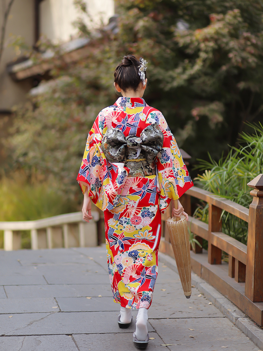 Traditioneller Japanischer Kim – Japanese Women Formal Wear Bewertung und Preis