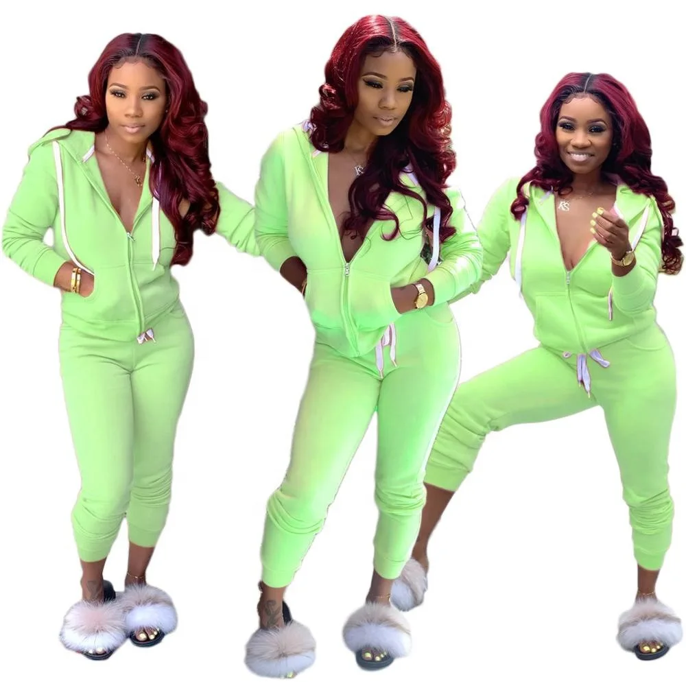 Monochromer Fleece-Sportanzug  – Monochrome Suit Set Bewertung und Preis