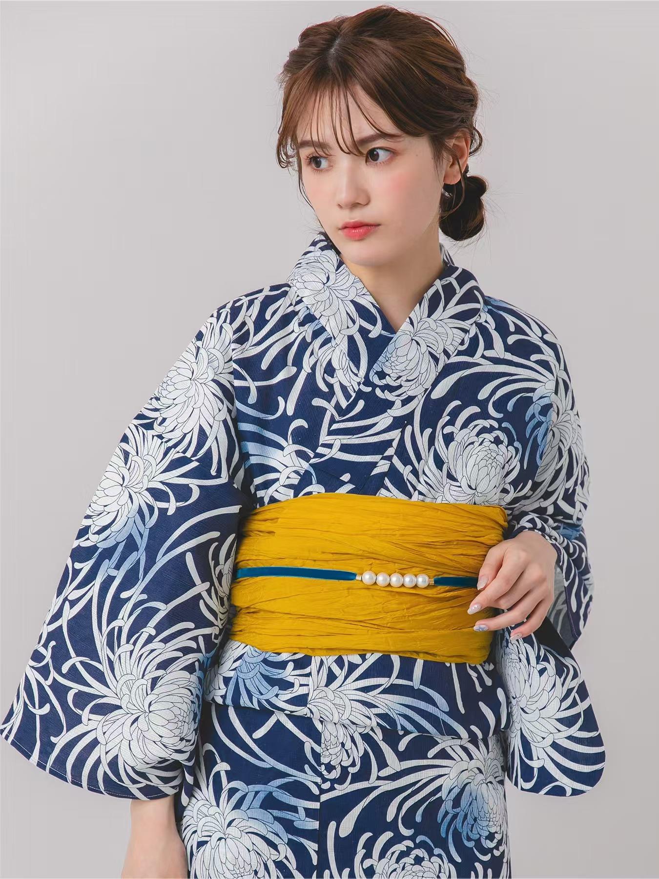 Japanischer Kimono Yukata Dame – Japanese Women Formal Wear Bewertung und Preis